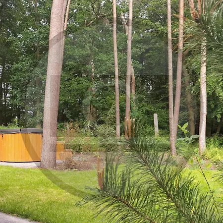 Luxurious In Wenum-wiesel With Wifi 度假居 *